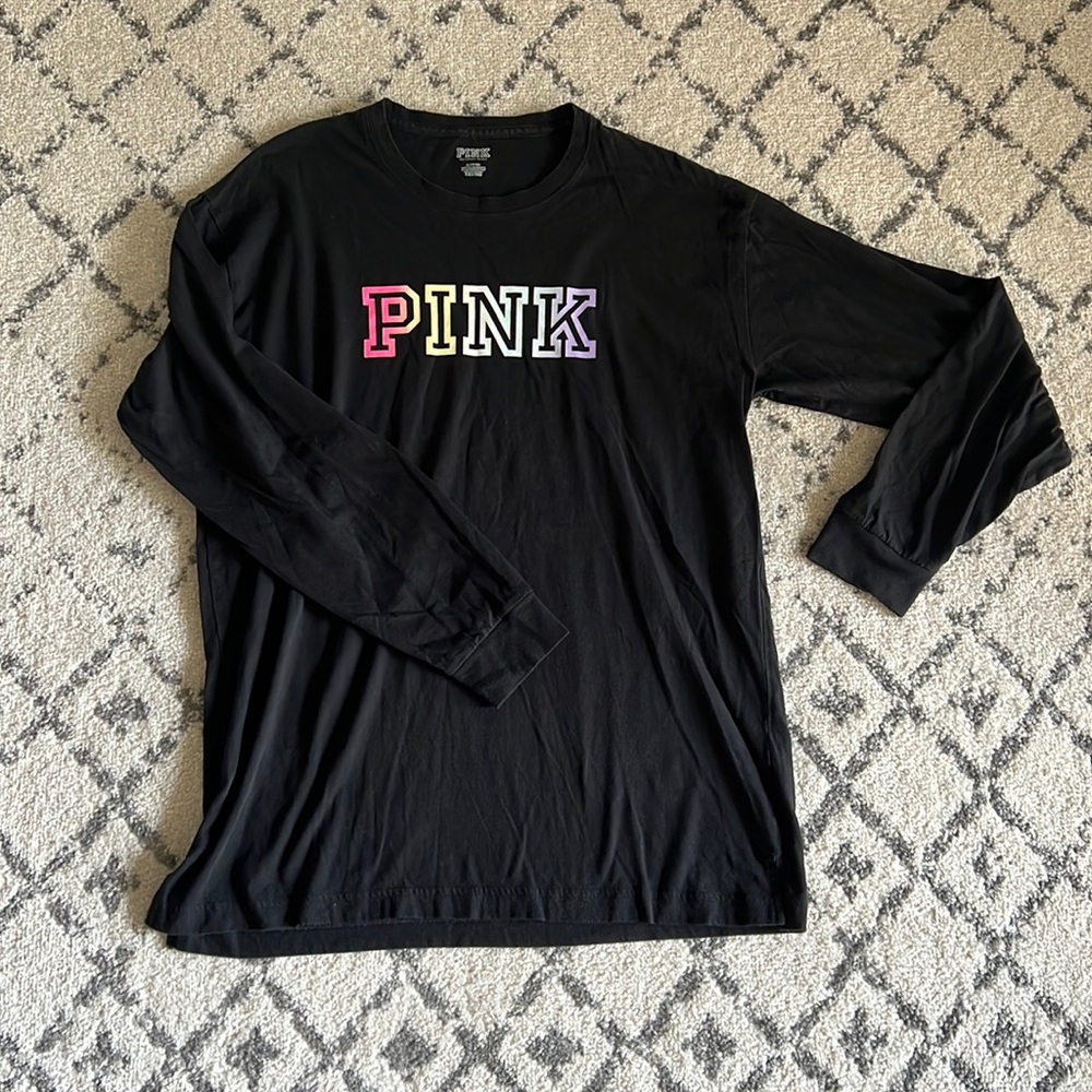 VS Pink long sleeve tee